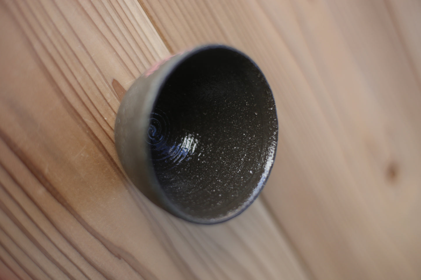 半点湯呑み PINK黒御影_2